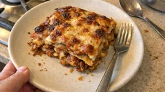 Vincisgrassi (Marche Lasagna): Layered Pasta Bake with Slow-Simmered Ragù